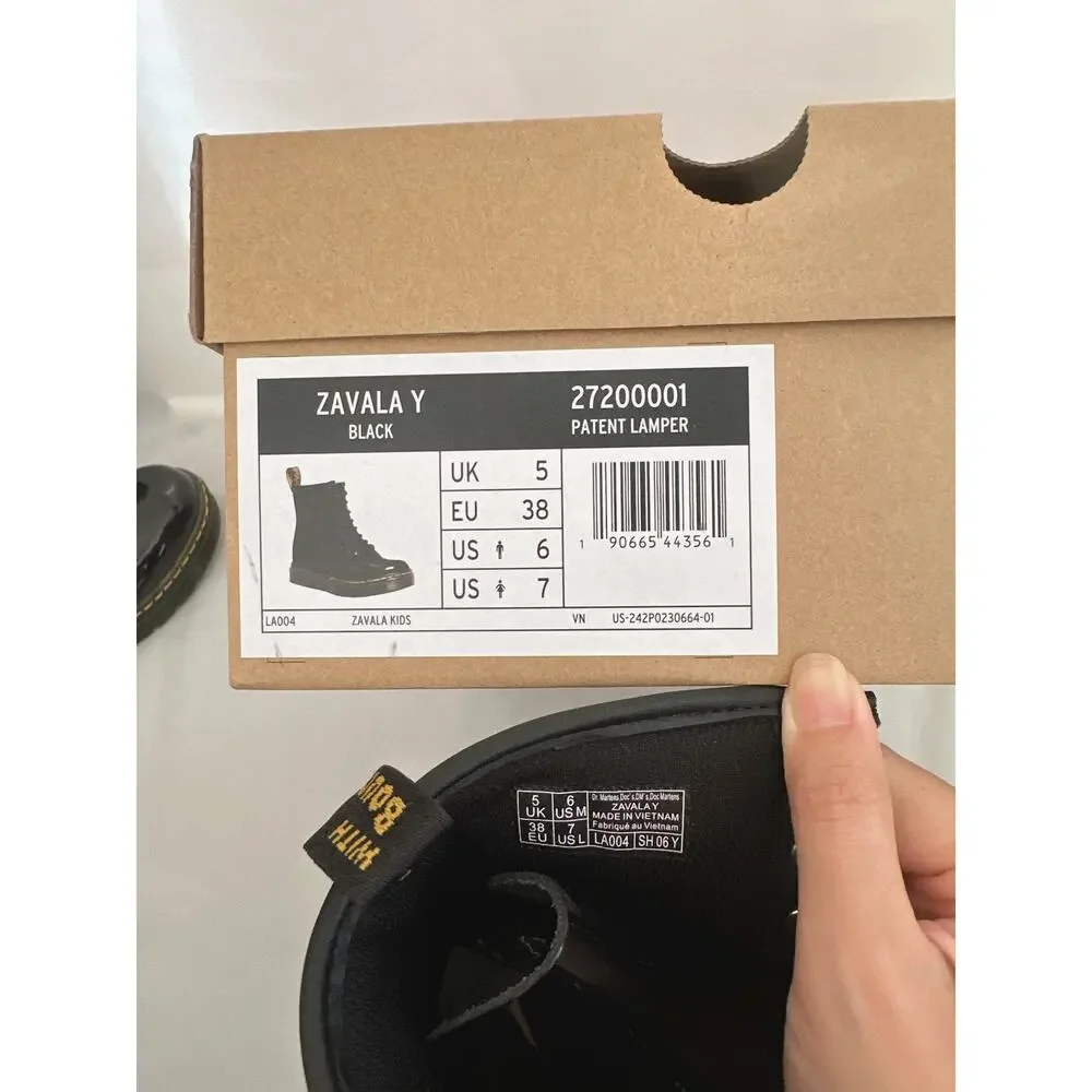 Dr. Martens fits women